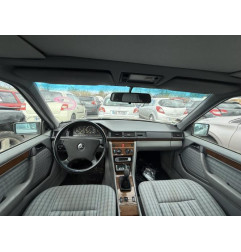 Feu arriere principal droit (feux) MERCEDES 200 W124 Photo n°11