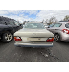 Feu arriere principal droit (feux) MERCEDES 200 W124 Photo n°15