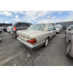 Feu arriere principal gauche (feux) MERCEDES 200 W124 Photo n°14