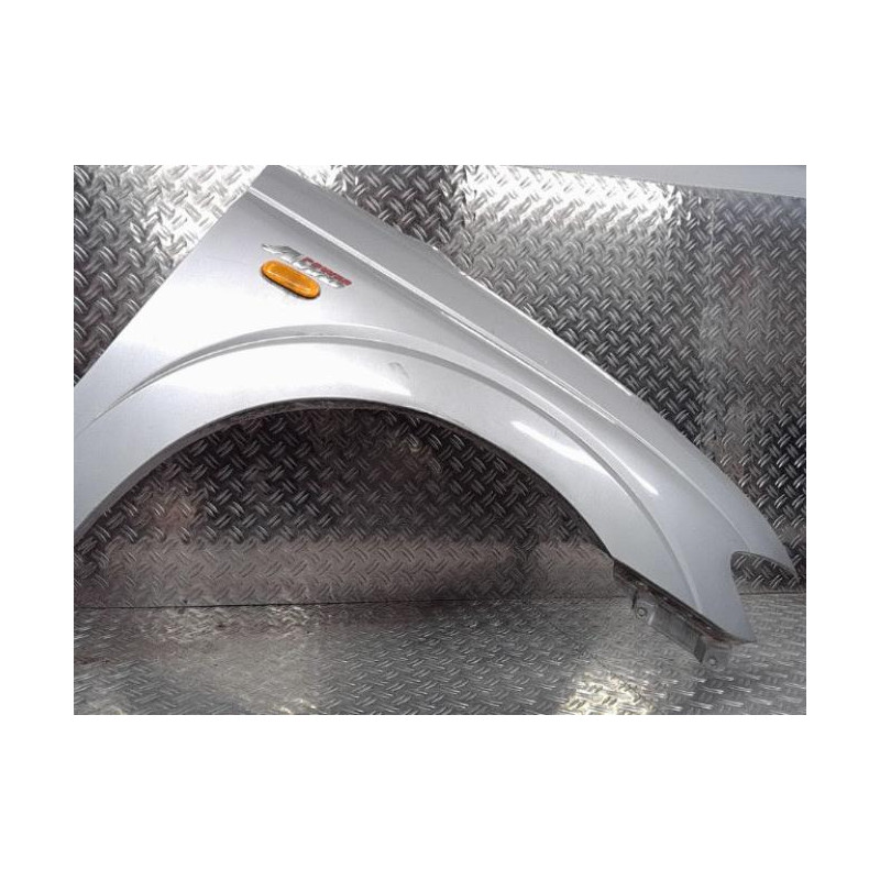 Aile avant droit SSANGYONG RODIUS 1