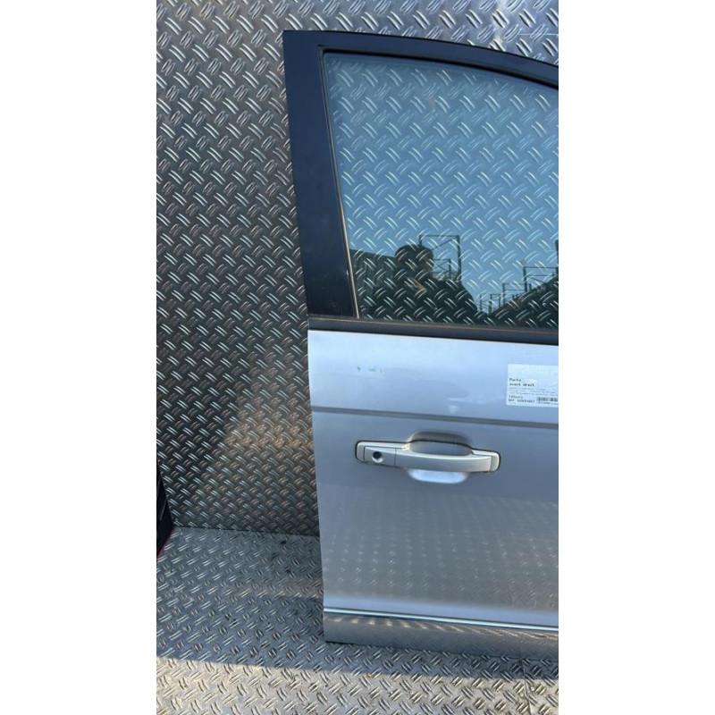 Porte avant droit SSANGYONG RODIUS 1