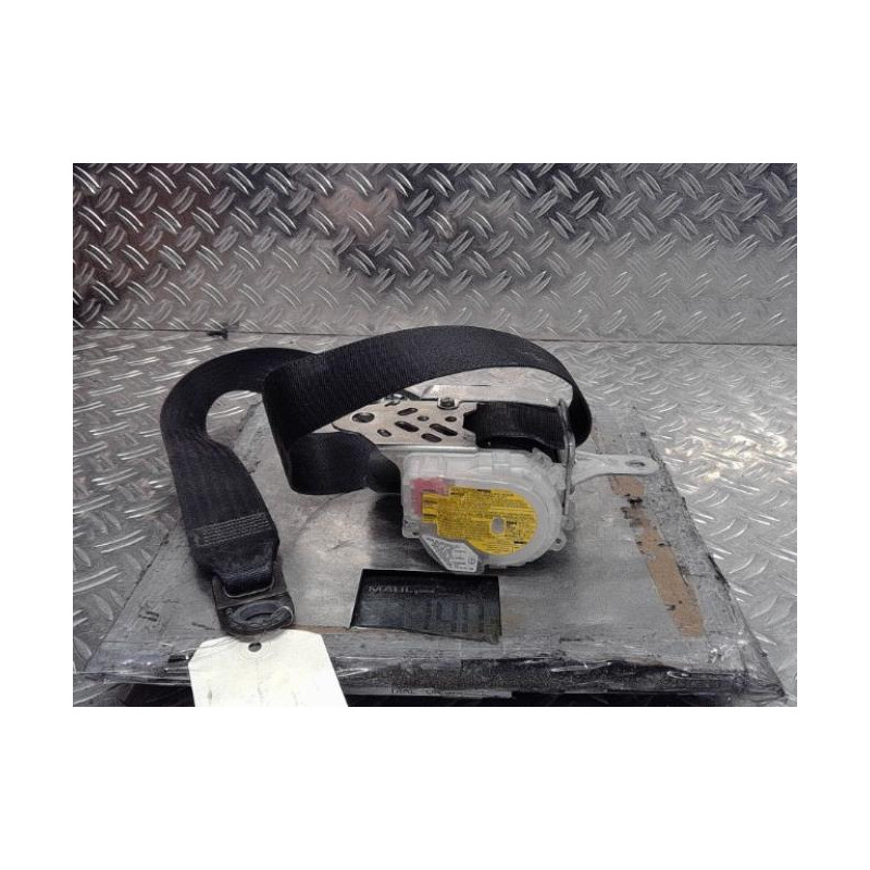 Ceinture avant gauche TOYOTA COROLLA VERSO 2