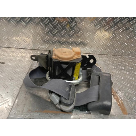 Ceinture avant droit TOYOTA HI-ACE 2