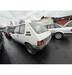 Feu arriere principal droit (feux) PEUGEOT 205 Photo n°19