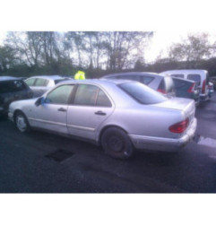 Feu arriere secondaire gauche (feux) MERCEDES CLASSE E 210 Photo n°9