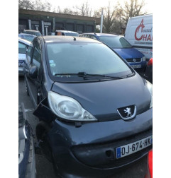 Feu arriere principal gauche (feux) PEUGEOT 107 Photo n°8