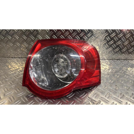 Feu arriere principal droit (feux) VOLKSWAGEN PASSAT 5 Photo n°1