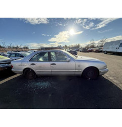 Feu arriere principal gauche (feux) MERCEDES CLASSE E 210 Photo n°14