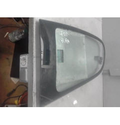 Vitre arriere gauche PEUGEOT 107 Photo n°3