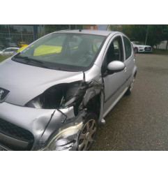 Vitre arriere gauche PEUGEOT 107 Photo n°5