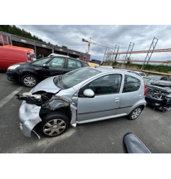 Vitre arriere gauche PEUGEOT 107 Photo n°12