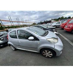 Vitre arriere gauche PEUGEOT 107 Photo n°13