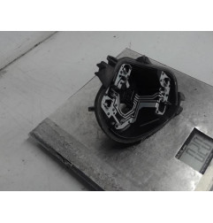 Platine feu arriere droit PEUGEOT 208 1
