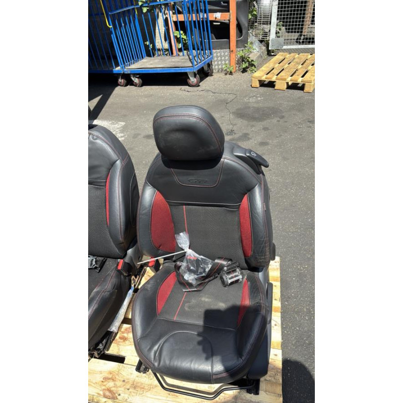 Interieur complet PEUGEOT 208 1