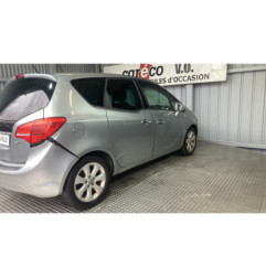 Attache ceinture arriere centrale OPEL MERIVA B Photo n°8