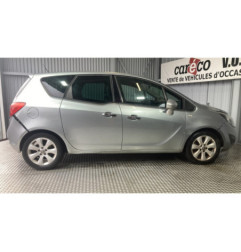 Moyeu avant gauche OPEL MERIVA B Photo n°3