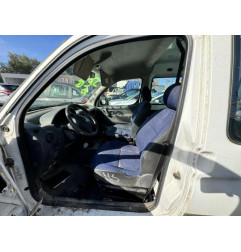 Calandre PEUGEOT PARTNER 1 Photo n°12