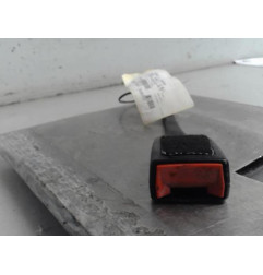Attache ceinture avant droit PEUGEOT 5008 1