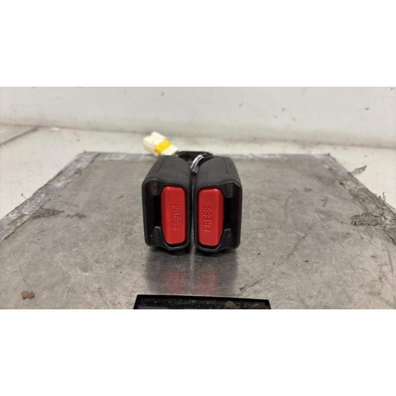 Attache ceinture arriere droit CITROEN C4 2 Photo n°3