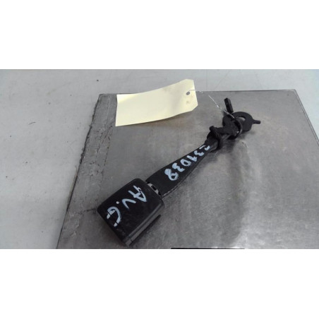 Attache ceinture avant gauche SKODA SUPERB 3