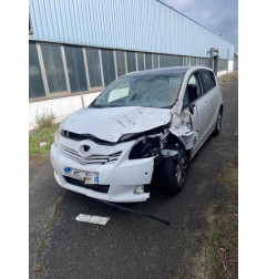 Malle/Hayon arriere TOYOTA VERSO Photo n°18