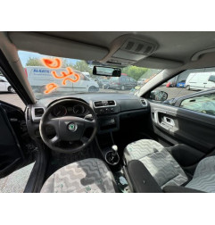 Face avant SKODA FABIA 2 Photo n°16