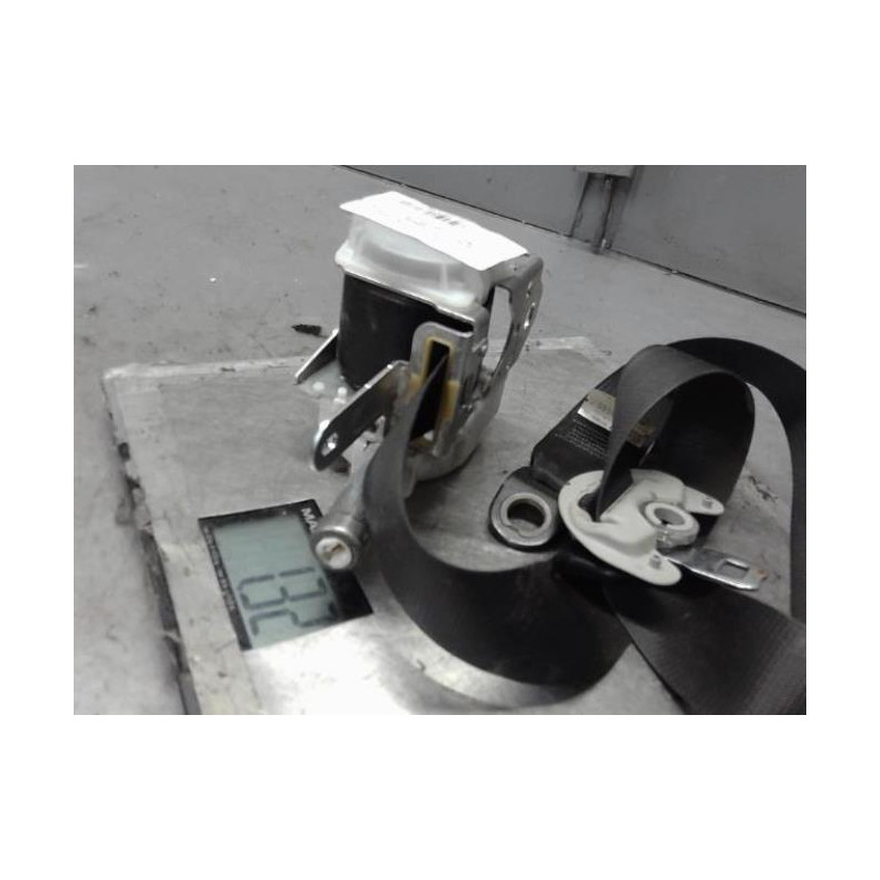 Ceinture avant gauche TOYOTA AURIS 2