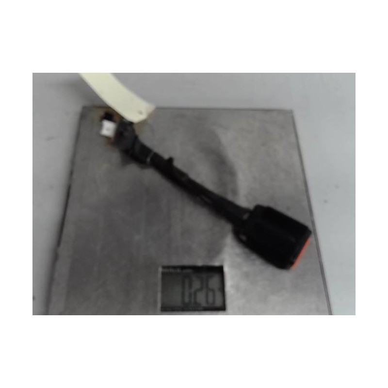 Attache ceinture arriere droit PEUGEOT 308 2 SW