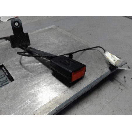 Attache ceinture avant gauche CITROEN C4 CACTUS Photo n°1