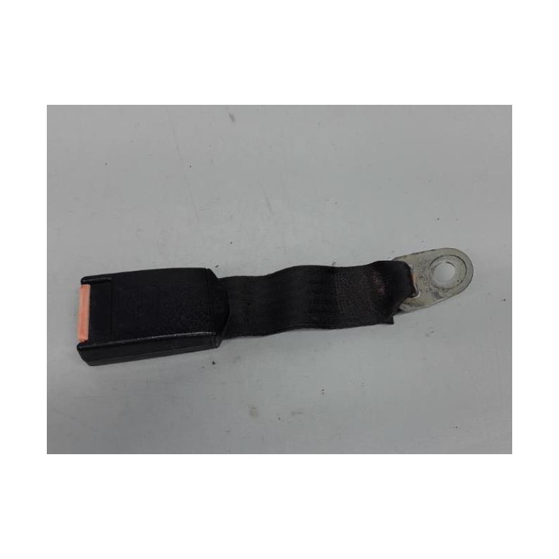 Attache ceinture arriere gauche OPEL KADETT D