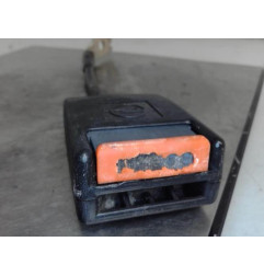Attache ceinture avant gauche OPEL KADETT D Photo n°3