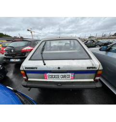 Attache ceinture avant gauche OPEL KADETT D Photo n°18