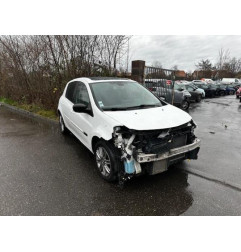 Capot RENAULT CLIO 3 Photo n°3