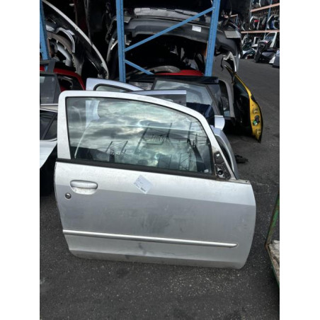 Porte avant droit MITSUBISHI COLT 6 Photo n°1
