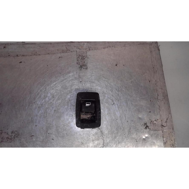 Interrupteur de leve vitre arriere gauche BMW SERIE 1 F20