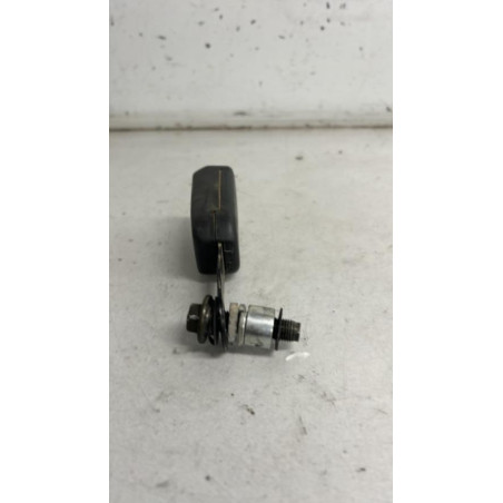 Attache ceinture avant droit NISSAN PICK-UP 3