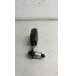 Attache ceinture avant gauche NISSAN PICK-UP 3