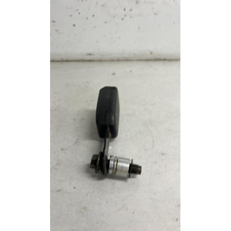 Attache ceinture avant gauche NISSAN PICK-UP 3