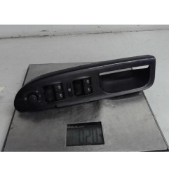 Interrupteur de leve vitre avant gauche VOLKSWAGEN PASSAT 5 Photo n°1