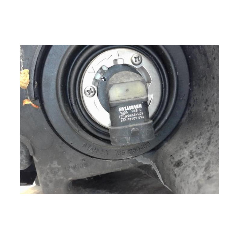 Optique avant principal droit (feux)(phare) TOYOTA COROLLA VERSO 2