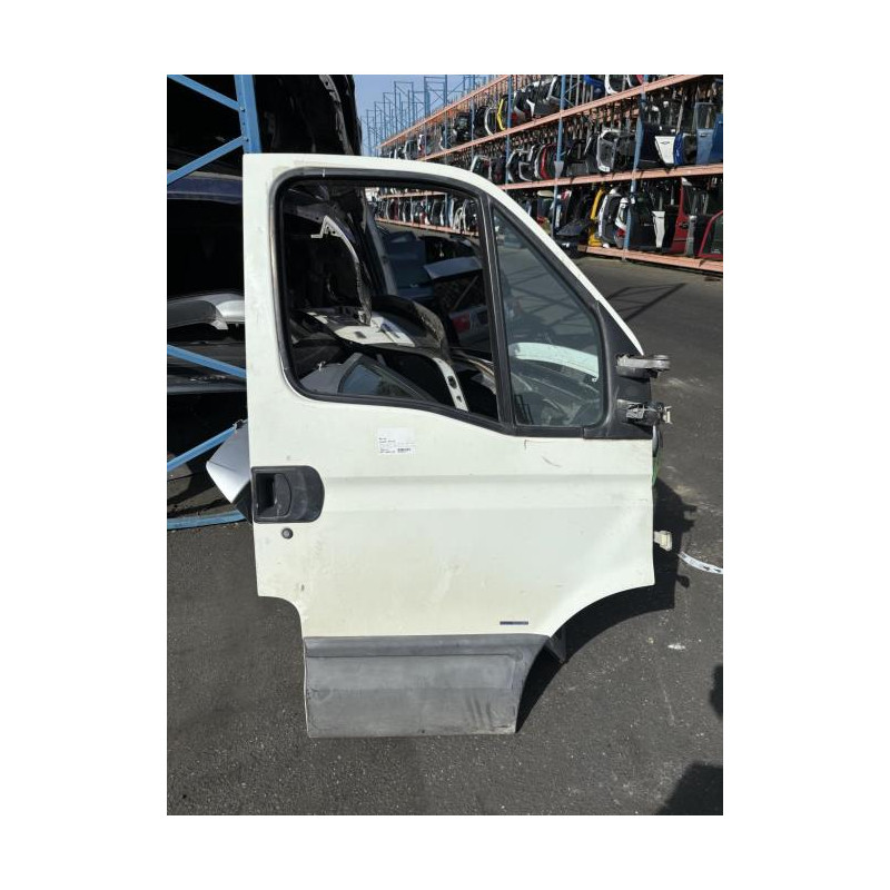 Porte avant droit IVECO DAILY 4