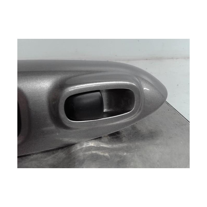 Interrupteur de leve vitre arriere droit NISSAN JUKE 1