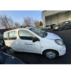 Feu arriere principal gauche (feux) TOYOTA YARIS VERSO Photo n°18