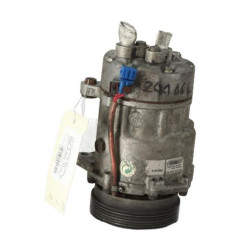 Compresseur clim VOLKSWAGEN GOLF 4 Photo n°1