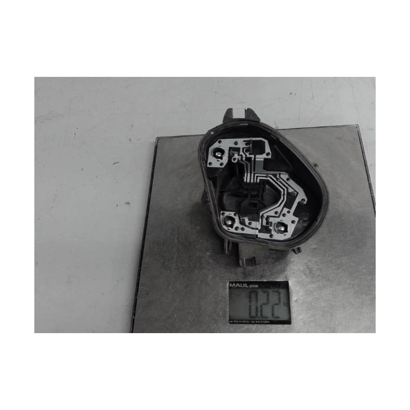 Platine feu arriere droit PEUGEOT 208 1