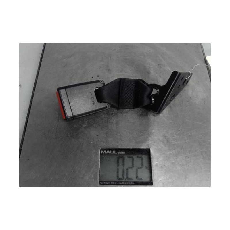 Attache ceinture arriere droit PEUGEOT 208 1