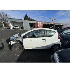 Feu arriere principal droit (feux) PEUGEOT 107 Photo n°14