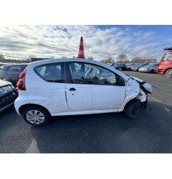 Feu arriere principal droit (feux) PEUGEOT 107 Photo n°15