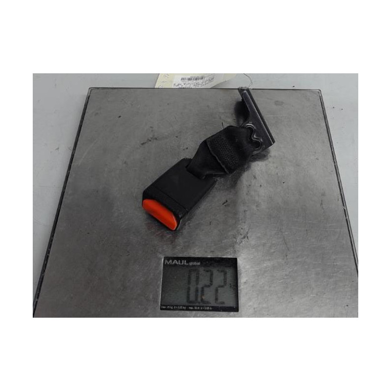 Attache ceinture arriere droit PEUGEOT 208 1