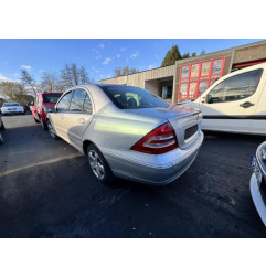 Pare choc arriere MERCEDES CLASSE C 203 Photo n°18